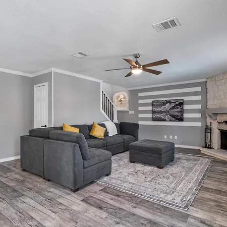 Retreat Close To Lewisville Lake With Pool, Pet Ok